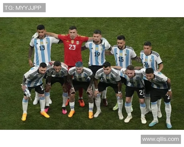 足球巨星齐聚一堂盛宴回顾聚焦顶级球员精彩瞬间与传奇对话 足球巨星齐聚一堂盛宴回顾聚焦顶级球员精彩瞬间与传奇对话