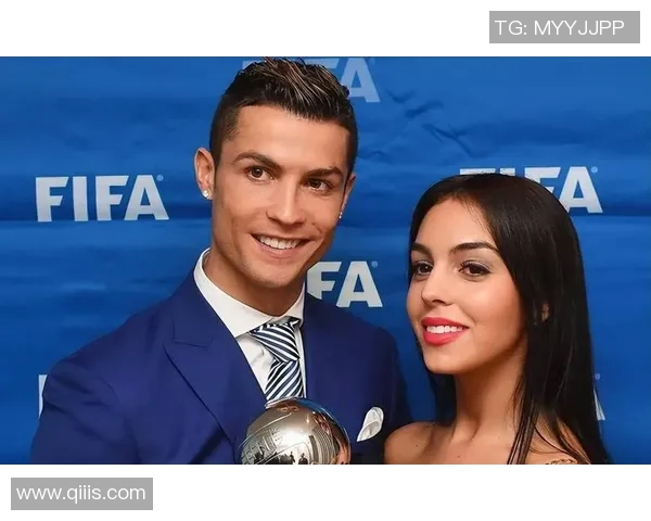 足球山神球星崛起记：从默默无闻到全球瞩目的传奇之路